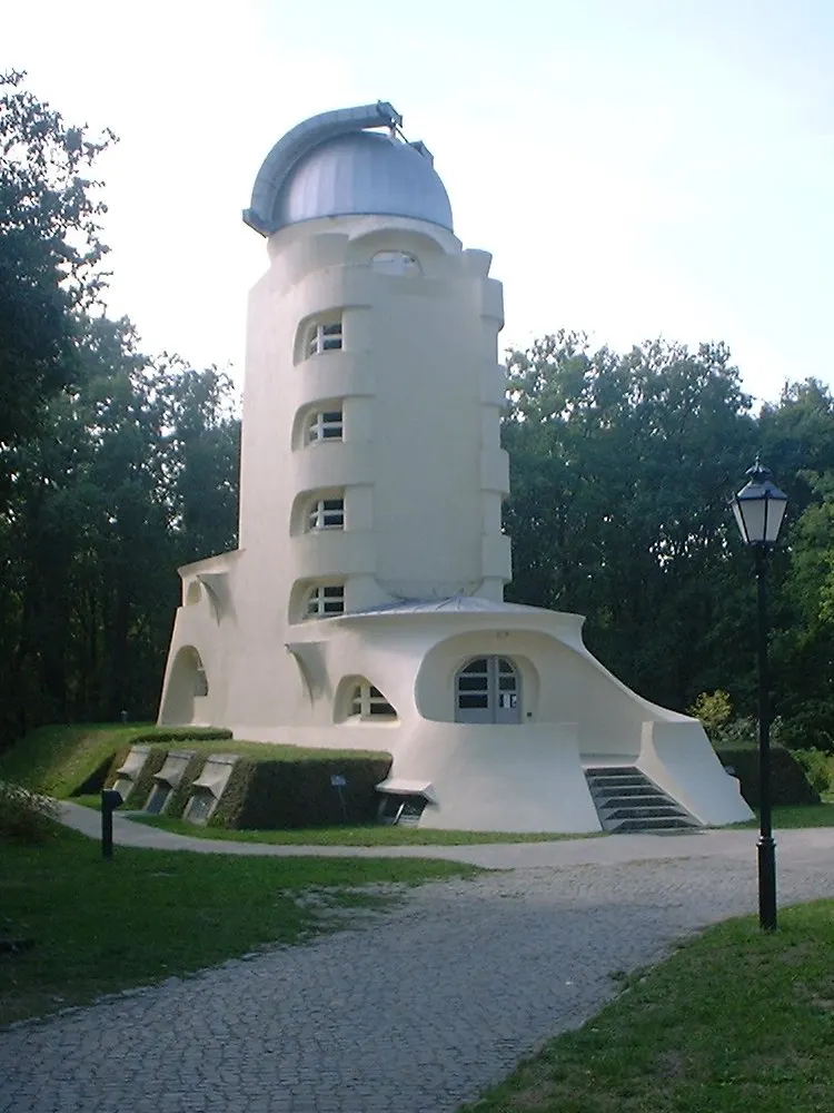 Ekspresyonizm — Einstein Tower in Potsdam, Germany