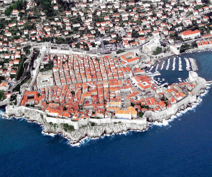 Fenike Şehir Devletleri — Dubrovnik as seen from an aeroplane.