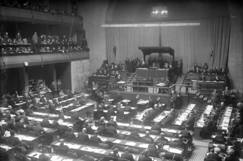 II. Dünya Savaşı — For documentary purposes the German Federal Archive often retained the original image captions, which may be erroneous, biased, obsolete or politically extreme.