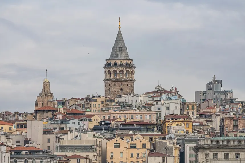 İstanbul — Remote view of Galata Tower in Istanbul, Turkey