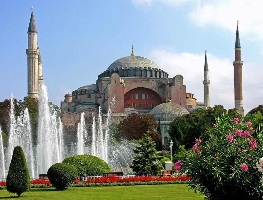 İstanbul — Hagia Sophia built as the new Cathedral of Constantinople by the Emperor Justinian in 537 AD. In 1453, the Ottoman Sultan Mehmet the Conqueror converted the Great Church