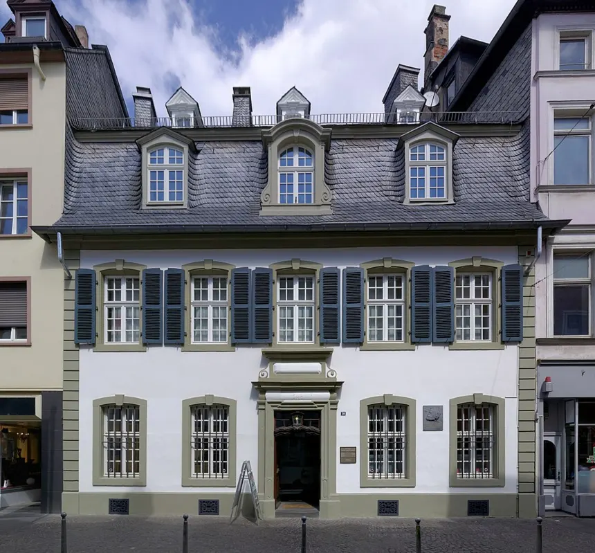 Karl Marx — Karl Marx birthplace in Trier, Germany - Brückenstraße 10