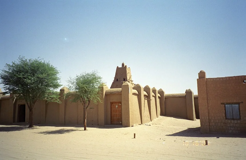 Mali İmparatorluğu — Timbuktu'daki Sankore Camii ve medresesi.