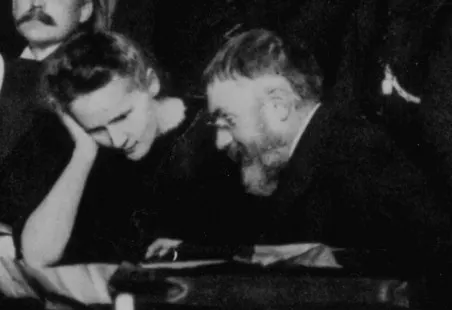 Marie Curie — Marie Curie ve Henri Poincaré, 1911 Solvay Konferansı'nda.